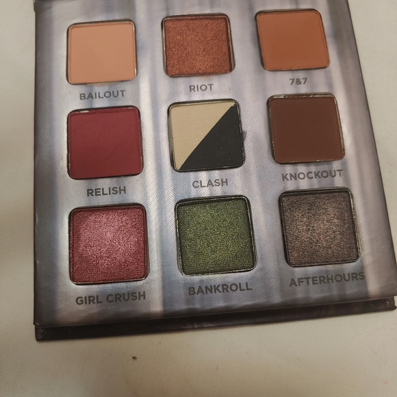 Urban Decay Troublemaker - Picture 3 of 5